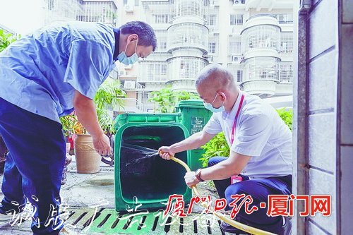 厦门建立“垃圾分类直运宣传栏”模式 专车收运直达处理厂